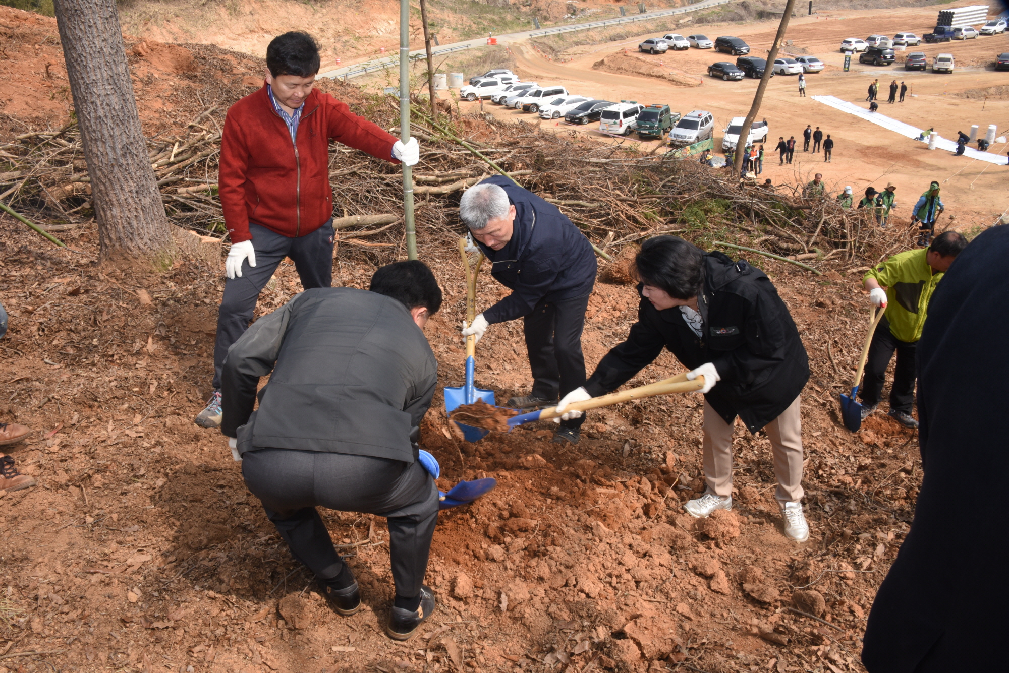 제73회 식목일기념 나무심기 행사 2