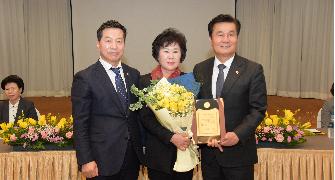 제251회 전라남도 시군의회 의장협의회 이정옥의원 의정봉사대상 수상